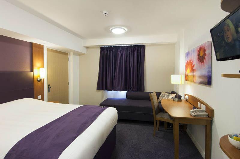 Premier Inn Pontypool Exterior foto
